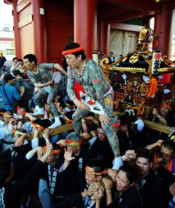 800px-Japan-Yakuza-Sanja_Matsuri-01